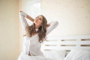 Sering Merasakan Badan Lelah dan Lemas Ketika Bangun Tidur? Yuks, Ketahui Penyebabnya di Sini!